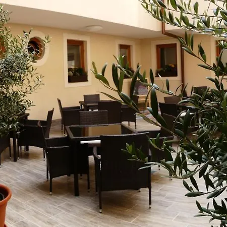 Marienka Panzio B&B 에게르